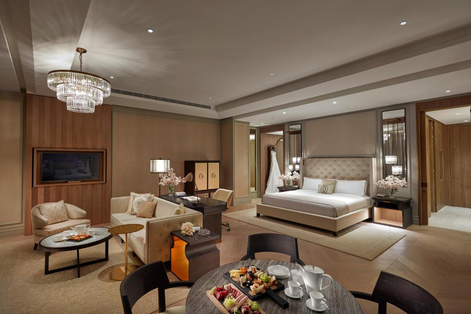 Mandarin Oriental Jumeira, Dubai Bagian luar foto A suite at The Ritz-Carlton, Singapore
