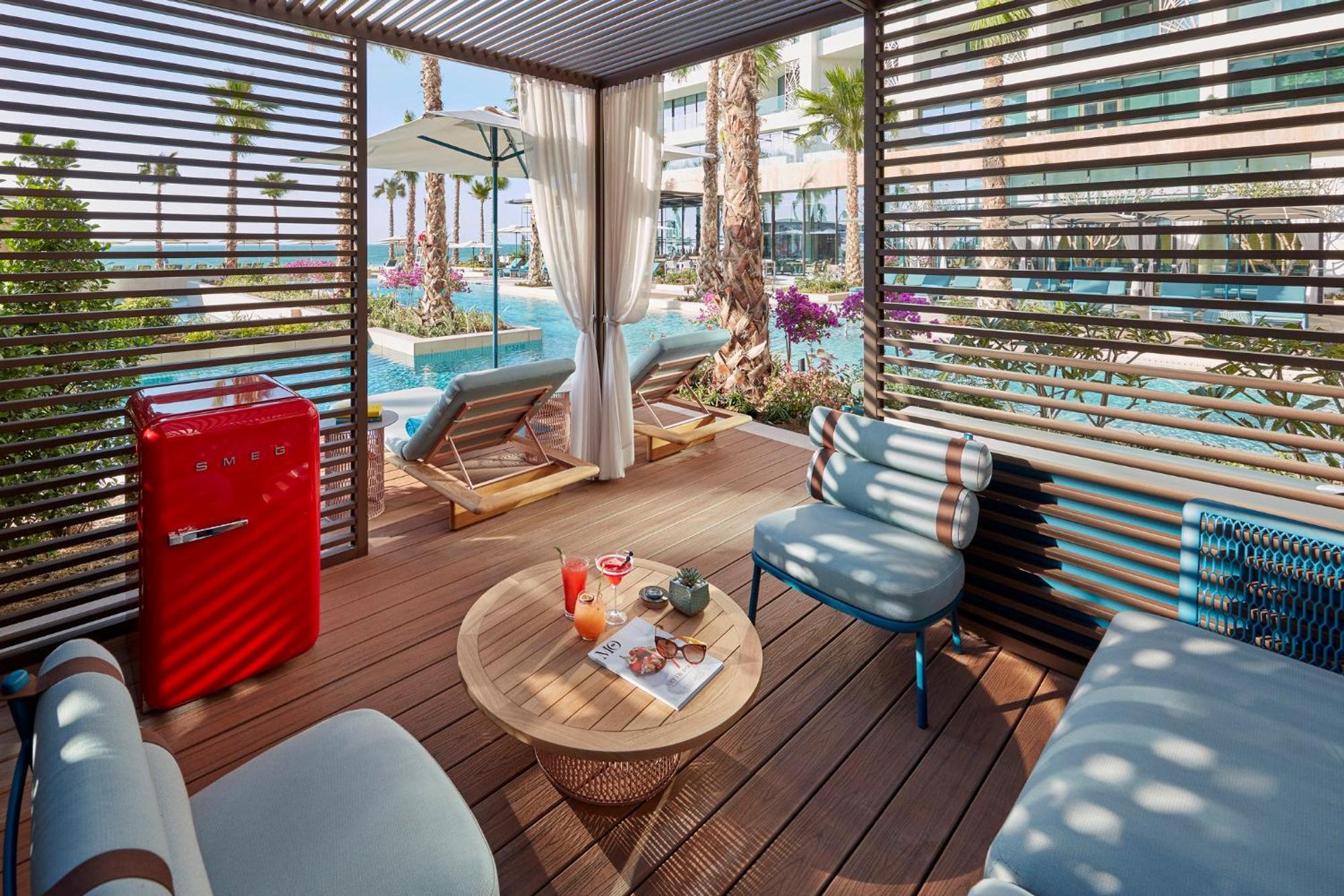 Mandarin Oriental Jumeira, Dubai Bagian luar foto Cabana at the pool